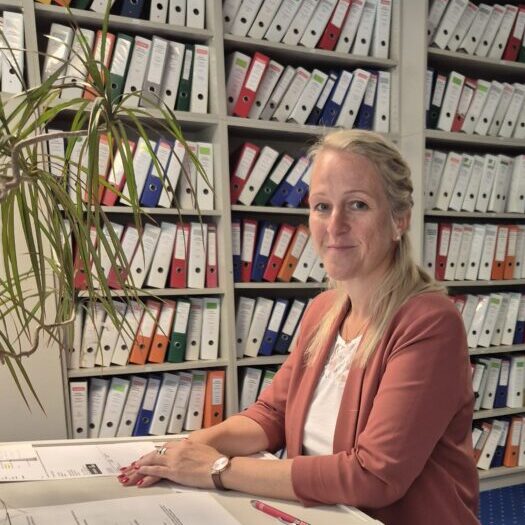 Interview-Mitarbeiterin im Hausanschlusswesen